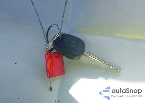 2005 Toyota Camry Le V6 from USA, damaged, VIN 4T1BF32K35U104114